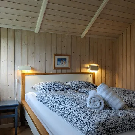 Holiday home Op Lundingland *